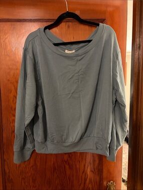 Women's Relaxed Crewneck Sweatshirt - Slate Blue runs big